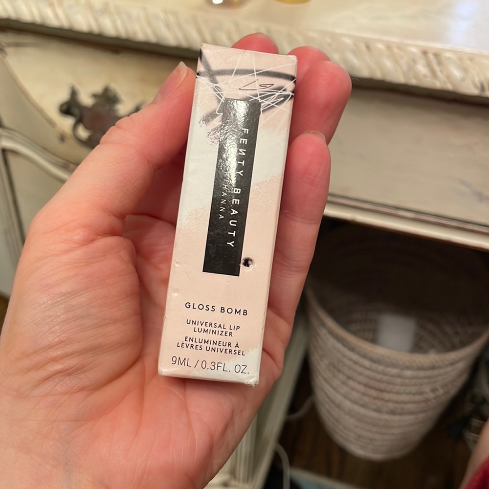 February Beauty Gloss Bomb in Fenty Glow